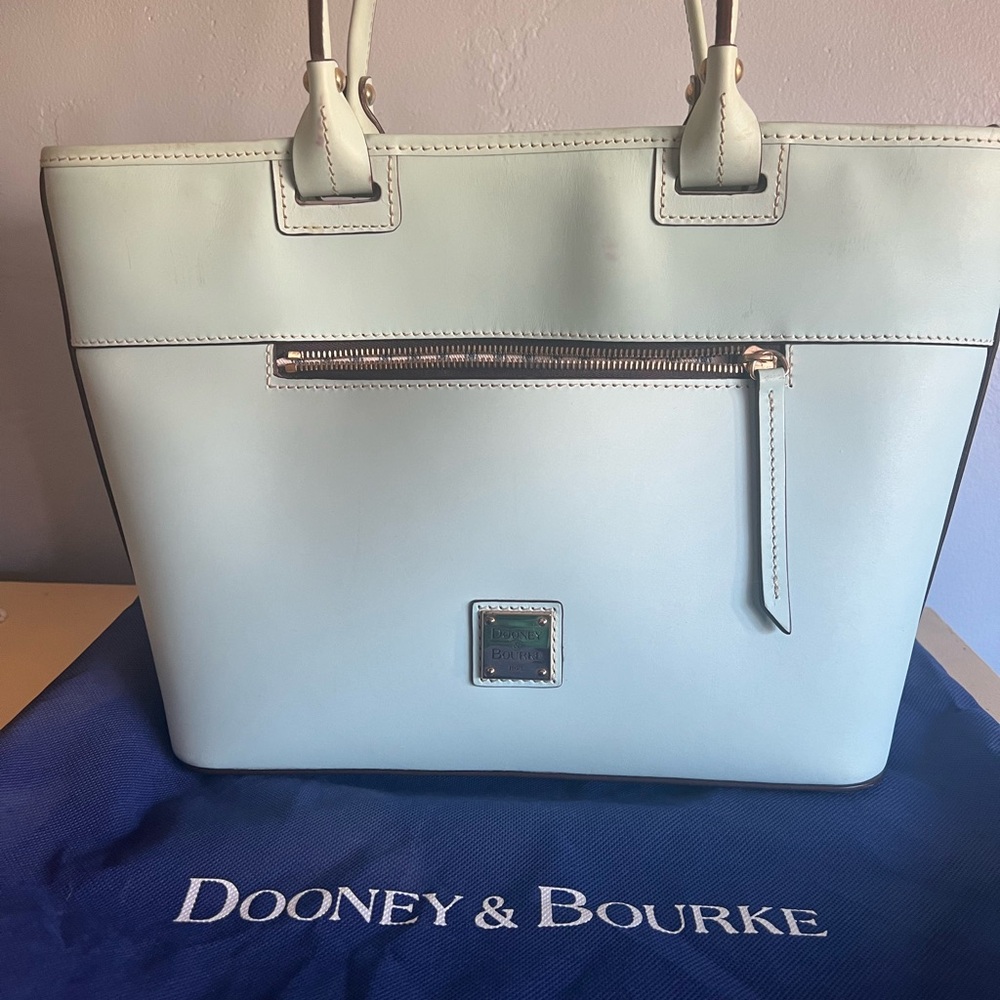 Dooney & Bourke tote